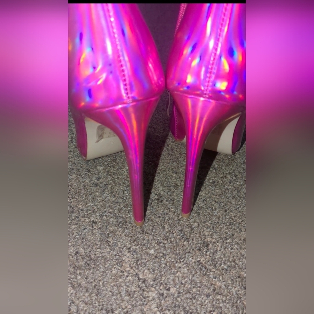 Azalea Wang Halo Iridescent Pink Ankle Bootie Heels Size 6 NWOT - Picture 6 of 8